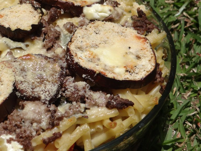 Gratin de pâte à l&rsquo;aubergines et à la tomate