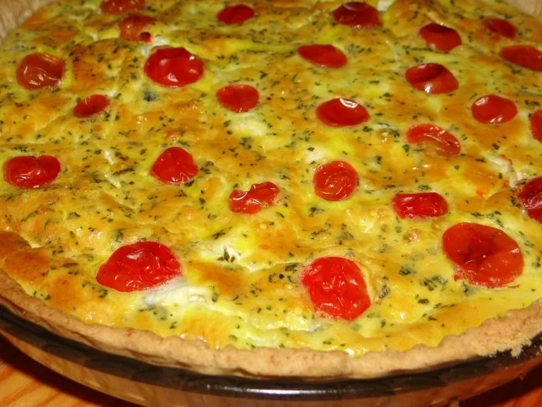 Quiche aux tomates cerises, au chèvre & au basilic