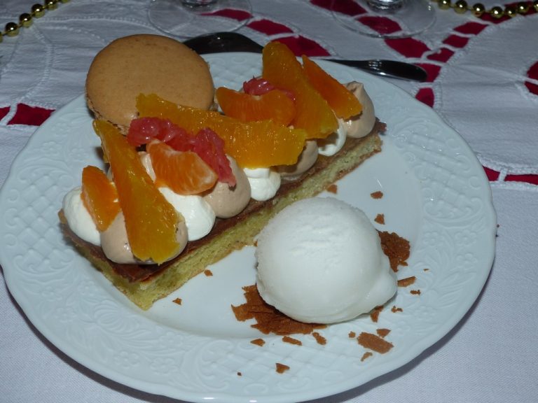 Dessert à l&rsquo;assiette praliné & agrume