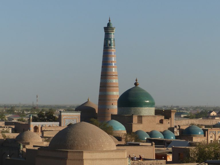 Vlog de 2 jours à Khiva  et on teste le train de nuit en Ouzbékistan !!!